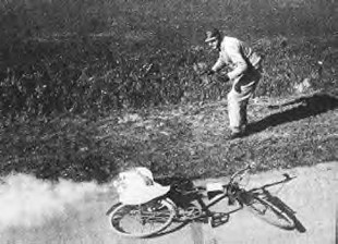 Historias con Historia  » Blog Archive   » Aquellos Chalados con sus Locos… Bici-Cohetes