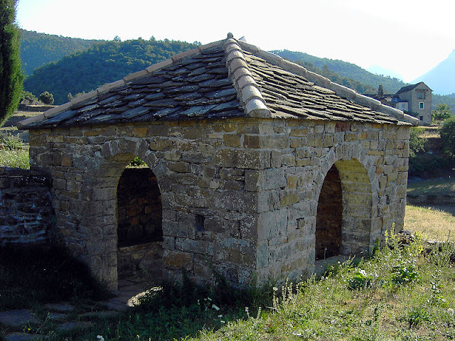 Historias con Historia  » Blog Archive   » Esconjuraderos